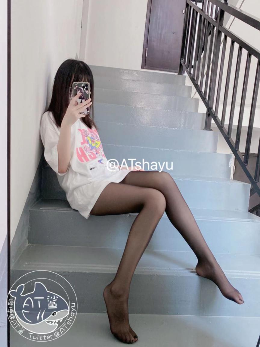 AT鯊 - 樓道里的黑絲