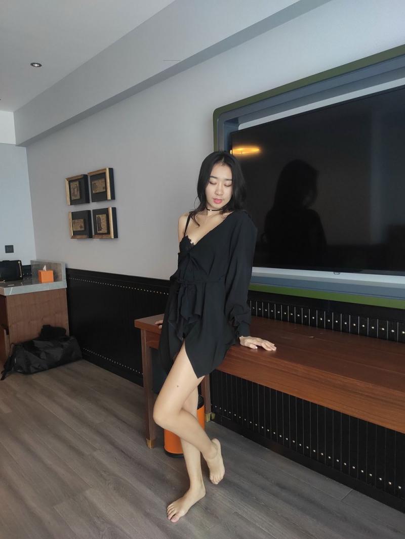 黑色系極品少婦