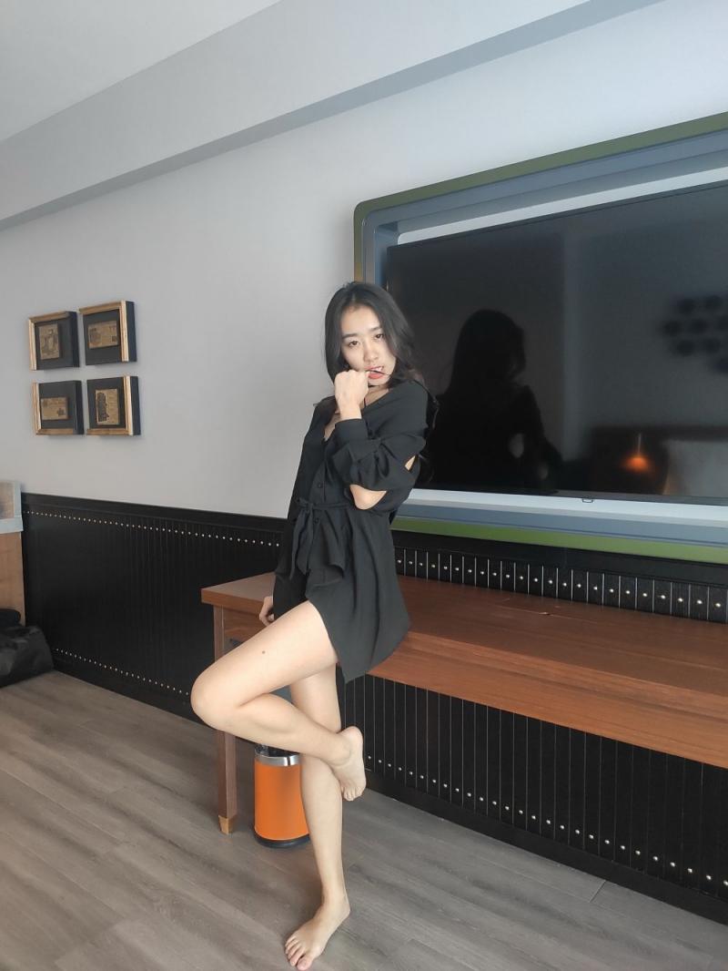 黑色系極品少婦
