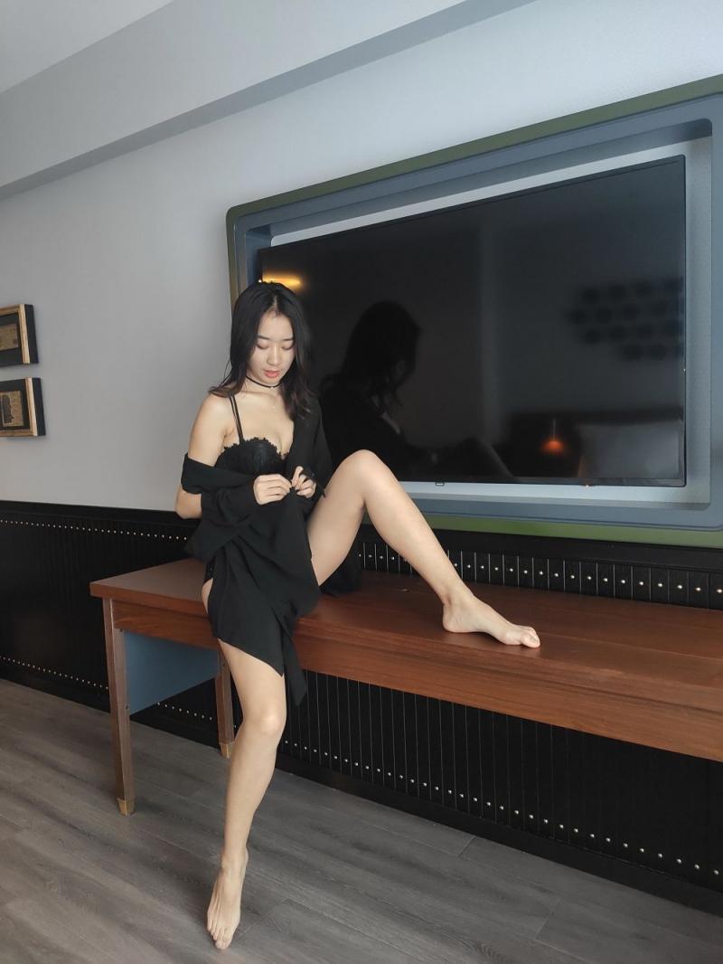 黑色系極品少婦