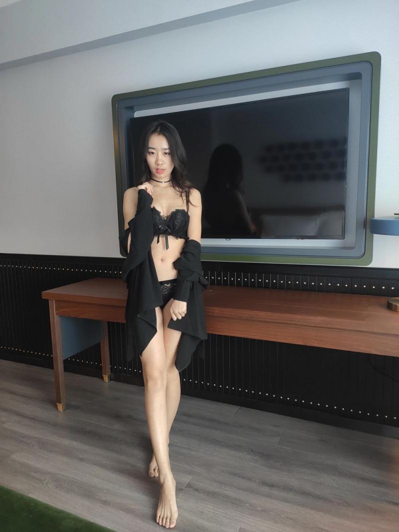 黑色系極品少婦