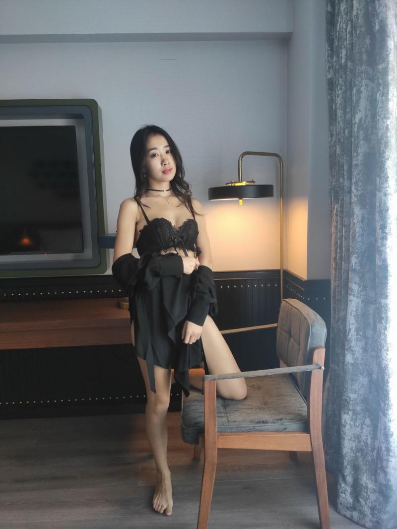 黑色系極品少婦