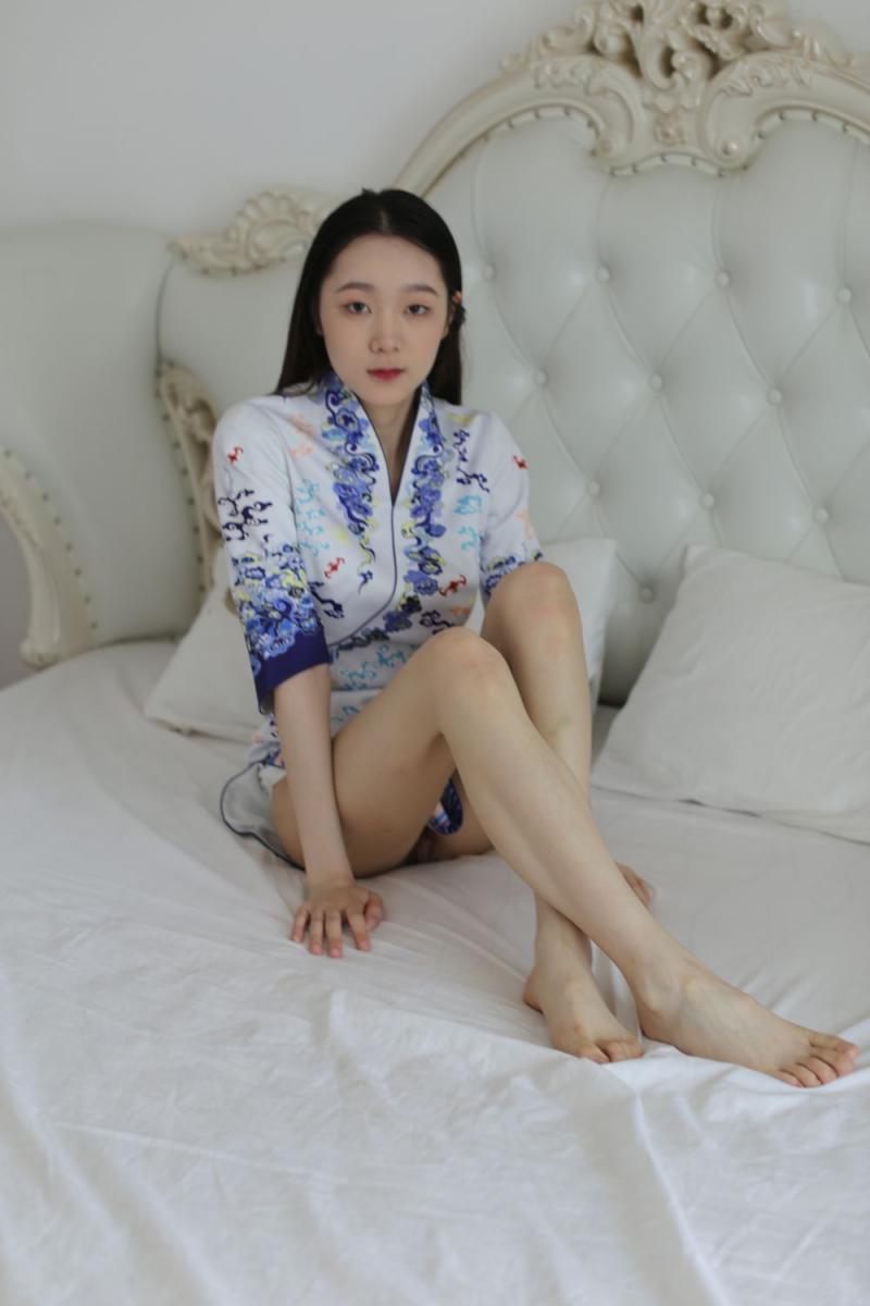 清純白嫩長腿妹子的極品誘惑