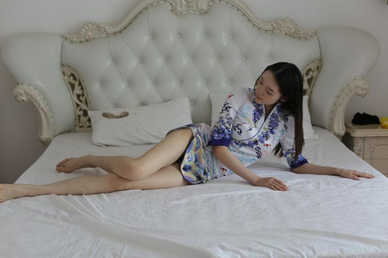 清純白嫩長腿妹子的極品誘惑