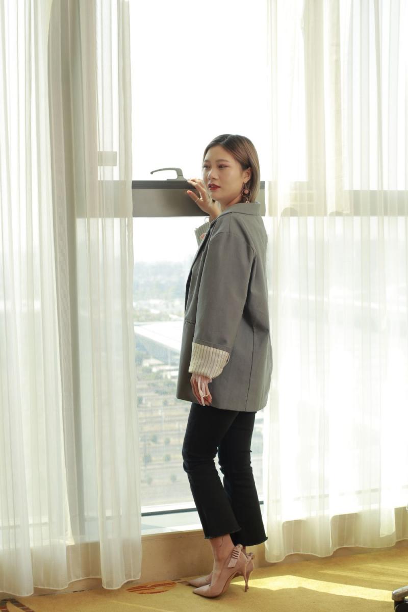 良家衣服脫掉衣服漏出奶子