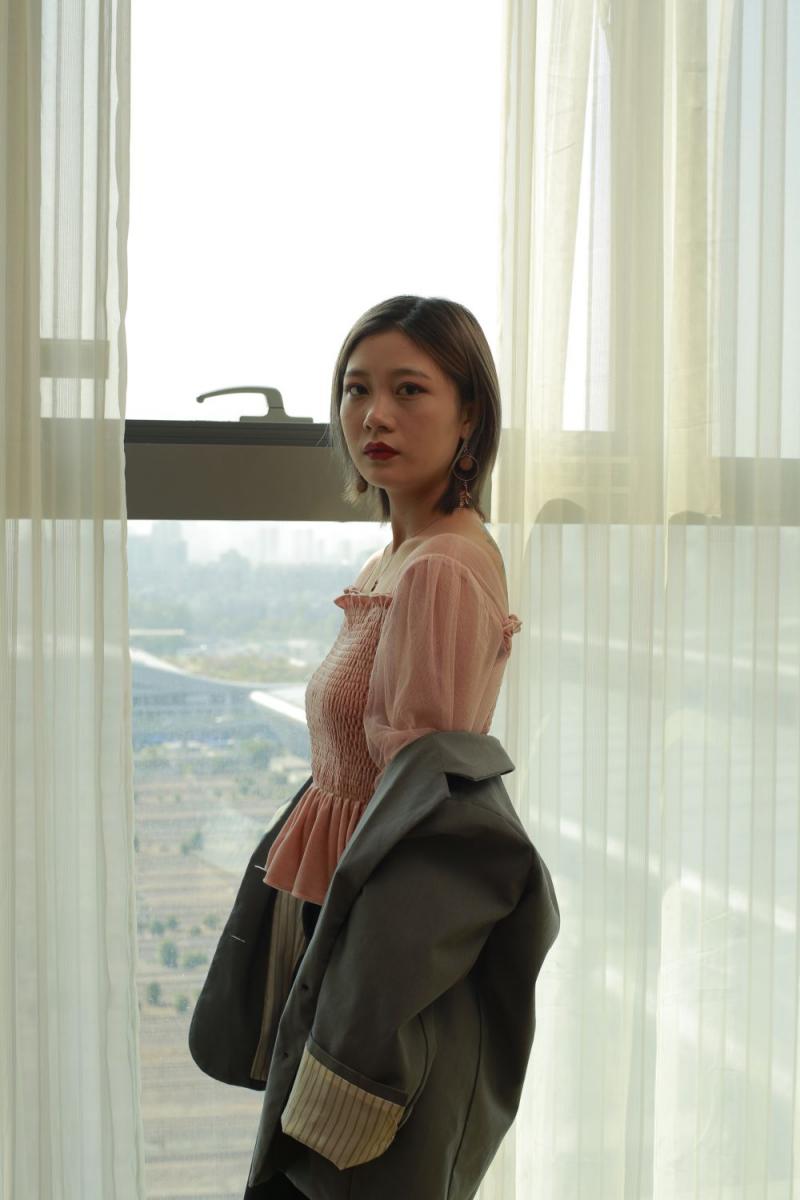 良家衣服脫掉衣服漏出奶子