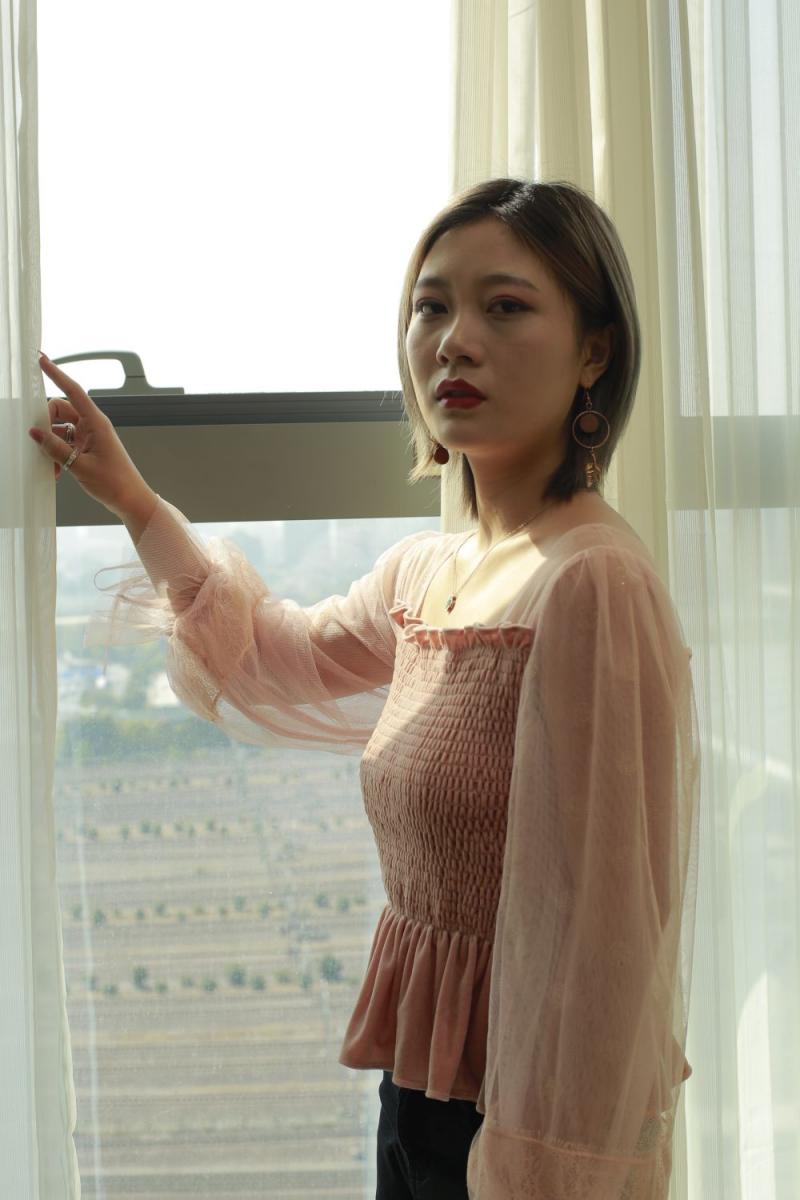 良家衣服脫掉衣服漏出奶子