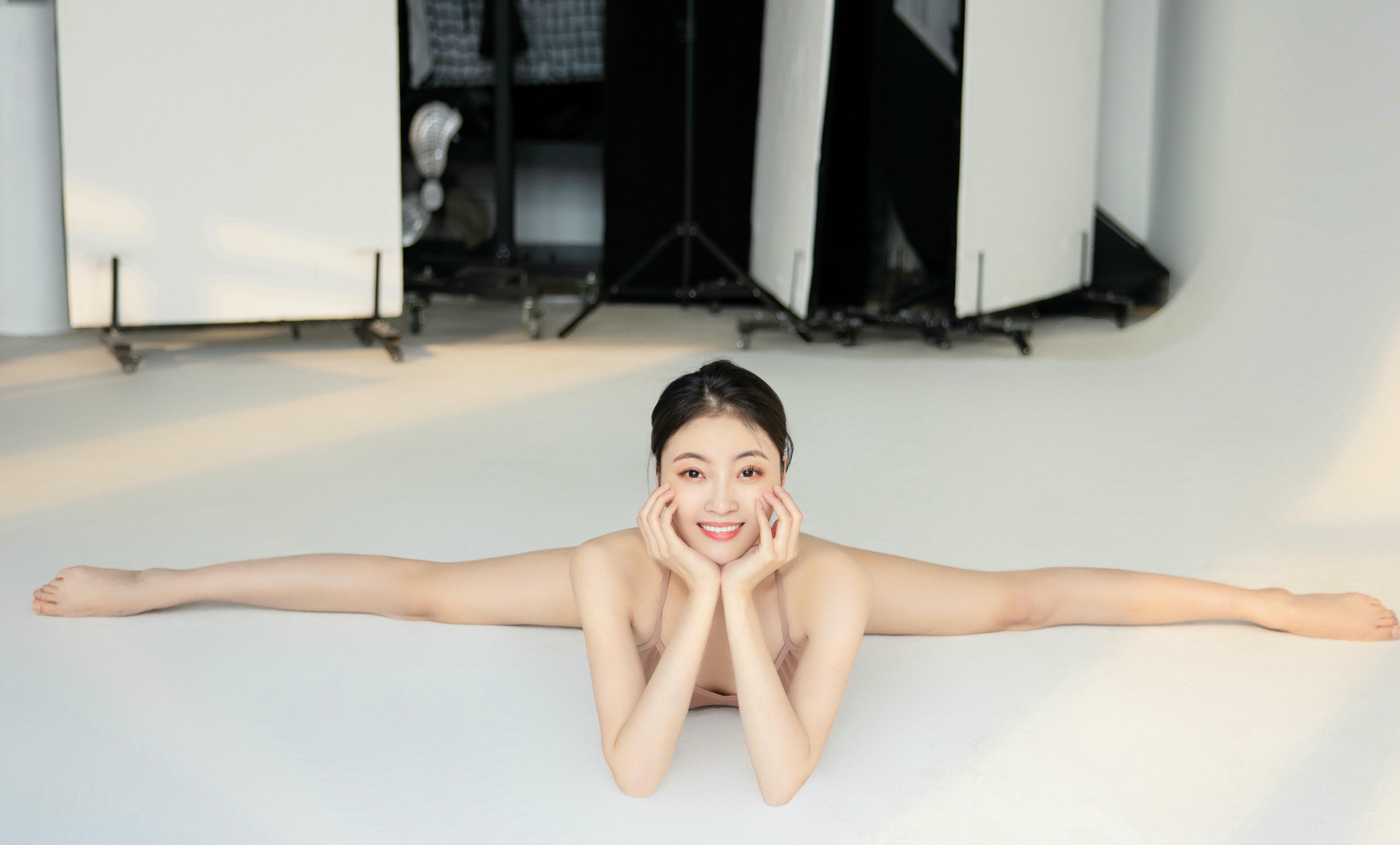 優(yōu)雅的芭蕾女女孩